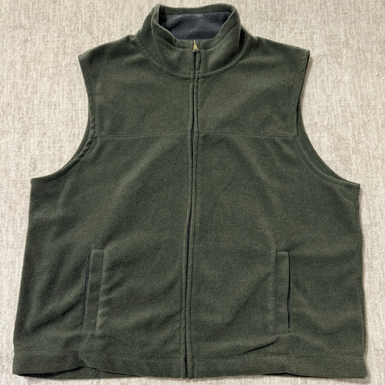 St. John's Bay Men’s XL Outdoor Vest Sleeveless Green Fleece Hiking Camping