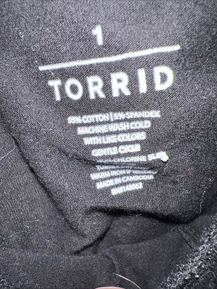 Torrid Black Capri Leggings With Skirt Size 1 - Image 3 of 4