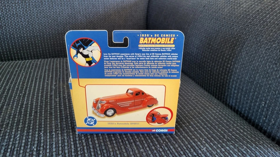 2005 Corgi 1930s Batmobile Red DC Comics 1:43rd Scale Diecast New Original Box - Image 4 of 4