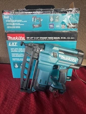 Makita XNB02Z 18V LXT Lithium-Ion Cordless Straight Finish Nailer (Body Only)