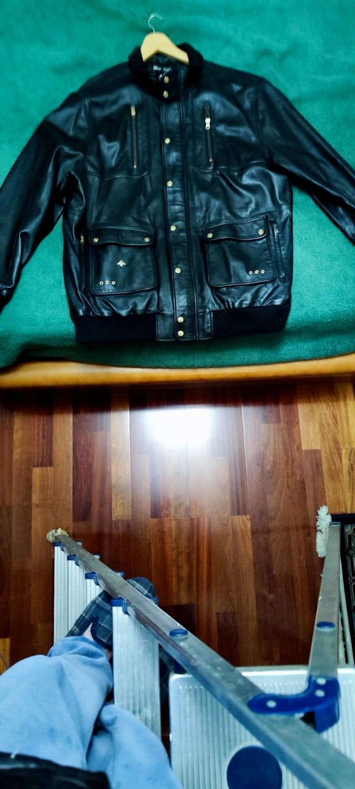 chaqueta de cuero tres cuartos de piel puesta un par de veces impecable