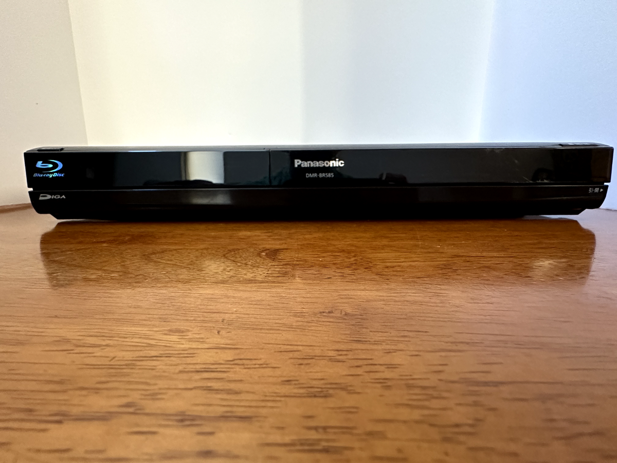 Panasonic DIGA DMR-BR585 Blu-ray Recorder DVD Player HDD320 Panasonic DIGA DMR-BR585 Blu-ray Recorder DVD Player HDD320