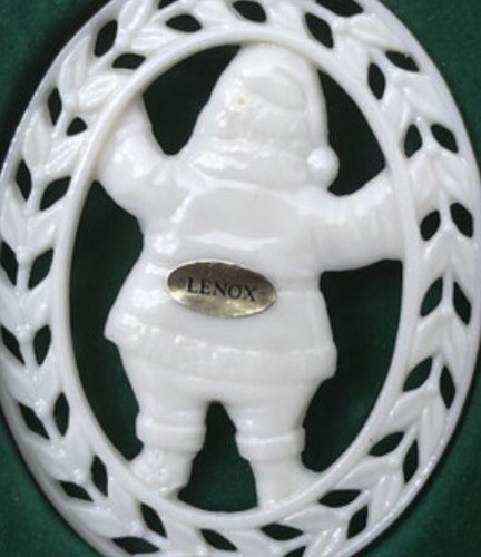 Christmas Tree Ornament Lenox Santa Claus In Mistletoe White Lightweight - Picture 9 of 9