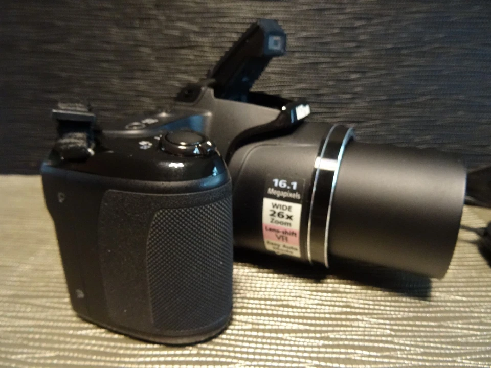 Nikon CoolPix L820 - 16,1MP -30x Opt.Zoom - Full HD Video *Schwarz* ! - Bild 4 von 4