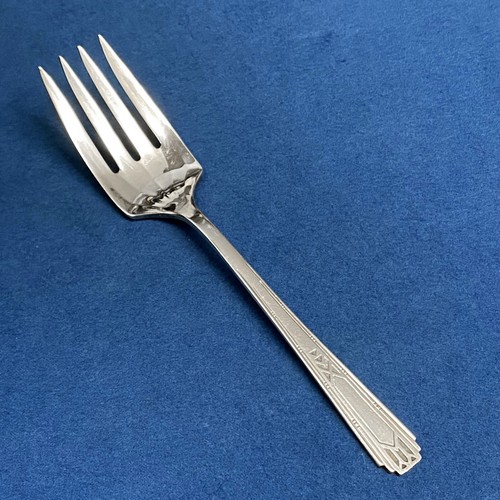 Friendship - Medality by Oneida / Rogers Silverplate 1932 - Large Serving Fork