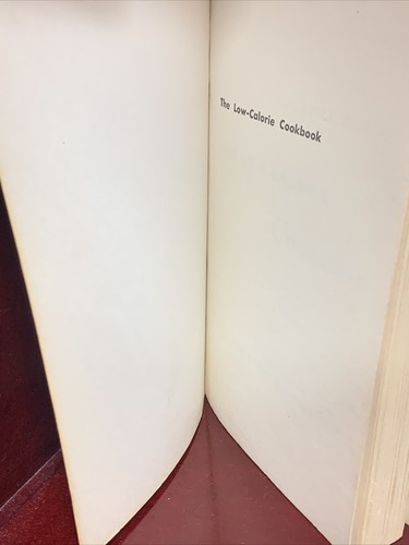 The low Calorie Cookbook Colette Black 3rd Printing 1965 - Picture 10 of 10