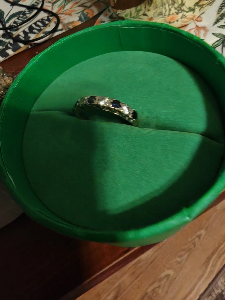 IMPRESIONANTE Anillo de Eternidad Vintage Oro 9ct Zafiro y Topacio Blanco Talla 7 1/2 Foto 2 de 4