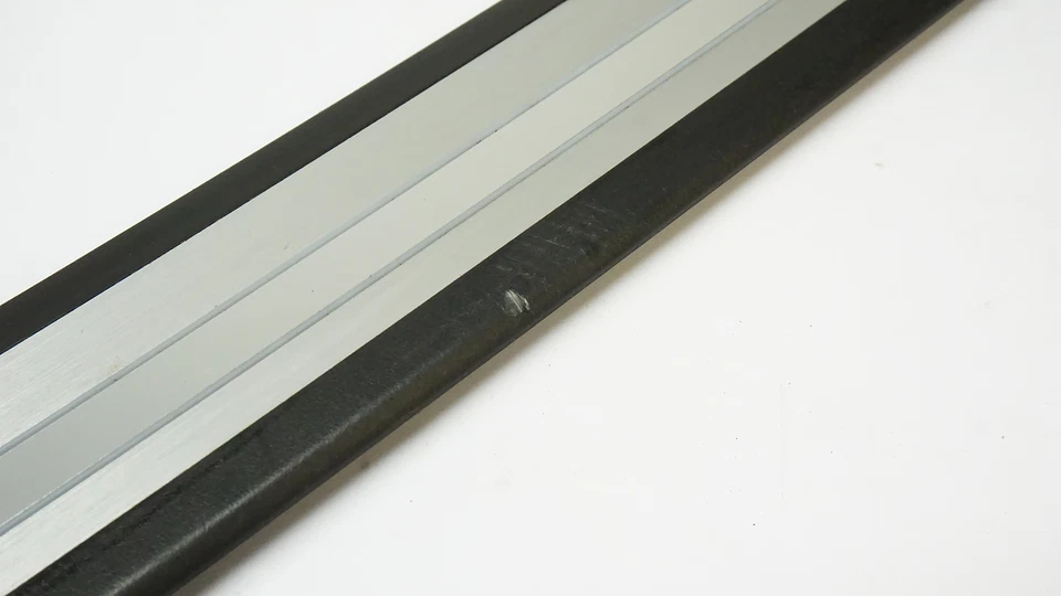 13-18 AUDI S6 guarnição de soleira de porta frontal iluminada para passageiros 4G0947406H - Imagem 2 de 4