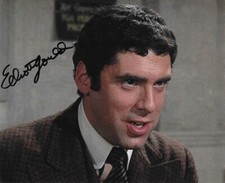 * ELLIOTT GOULD * signed 8x10 photo * MASH * COA * 1