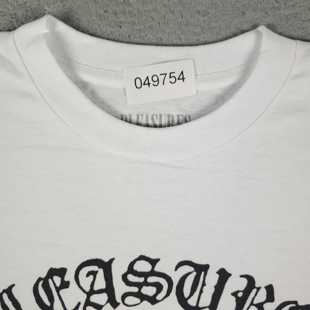Pleasures T Shirt Mens Size Small White Graphic Casual Short