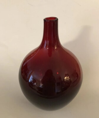 IKEA Salong Cranberry Red Vase Hand Blown Glass Johanna Jelinek Retired 8''