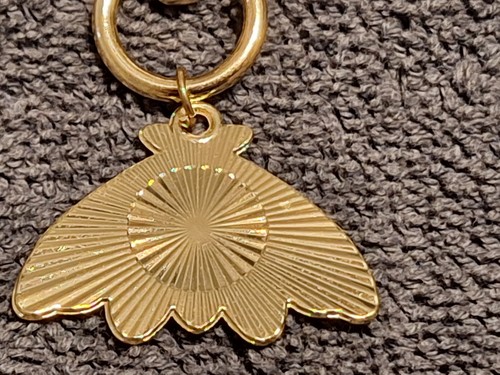 Llavero Clip Corazón Tono Dorado Polilla/Mariposa Dije Ojos Azul Luna - Imagen 5 de 7