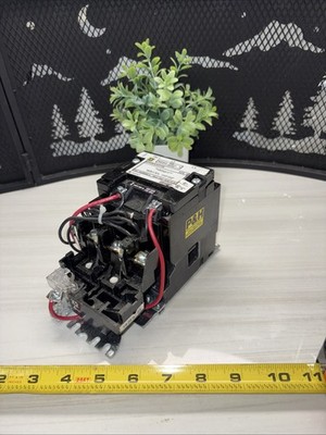 NEW- Schneider Electric R47370D1 NEMA STARTER SQUARE 8536REQ3537G5 (Damage)