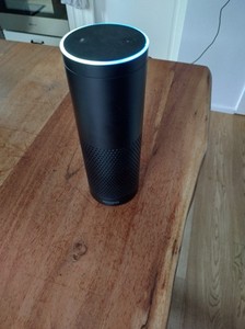 Amazon Alexa Echo 1. Generation  Lautsprecher schwarz