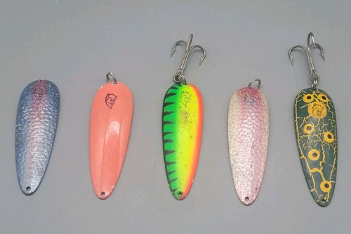 Mixed Lot Of 5 Dardevle Fishing Lures Variois Colors & Designs 1oz