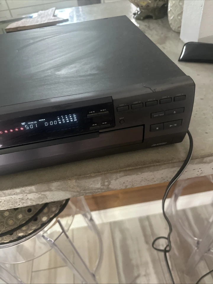 Kenwood CD-203 5 Disc CD Changer Player 1 Bit Dual D/A Convert NO Remote TESTED - Image 2 of 4