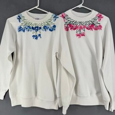 2 Vintage Hanes Embroidered Floral Neckline Crewneck Sweatshirts Womens M White