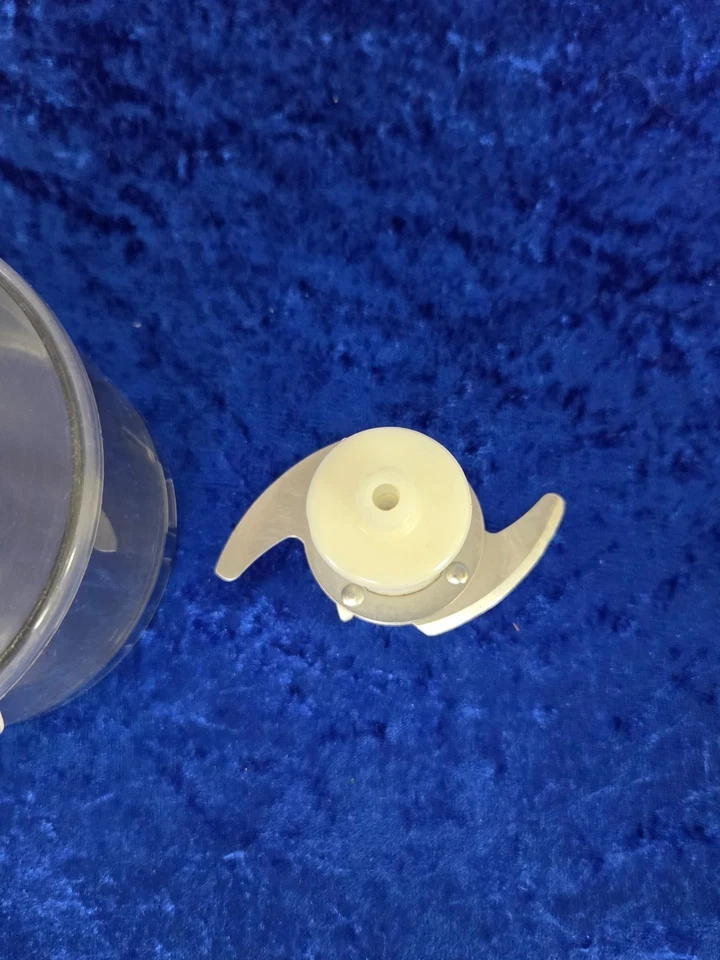 Black and Decker Handy Chopper Model HC-20 Type 1 Work Bowl and Chopper Blade - Image 3 of 4