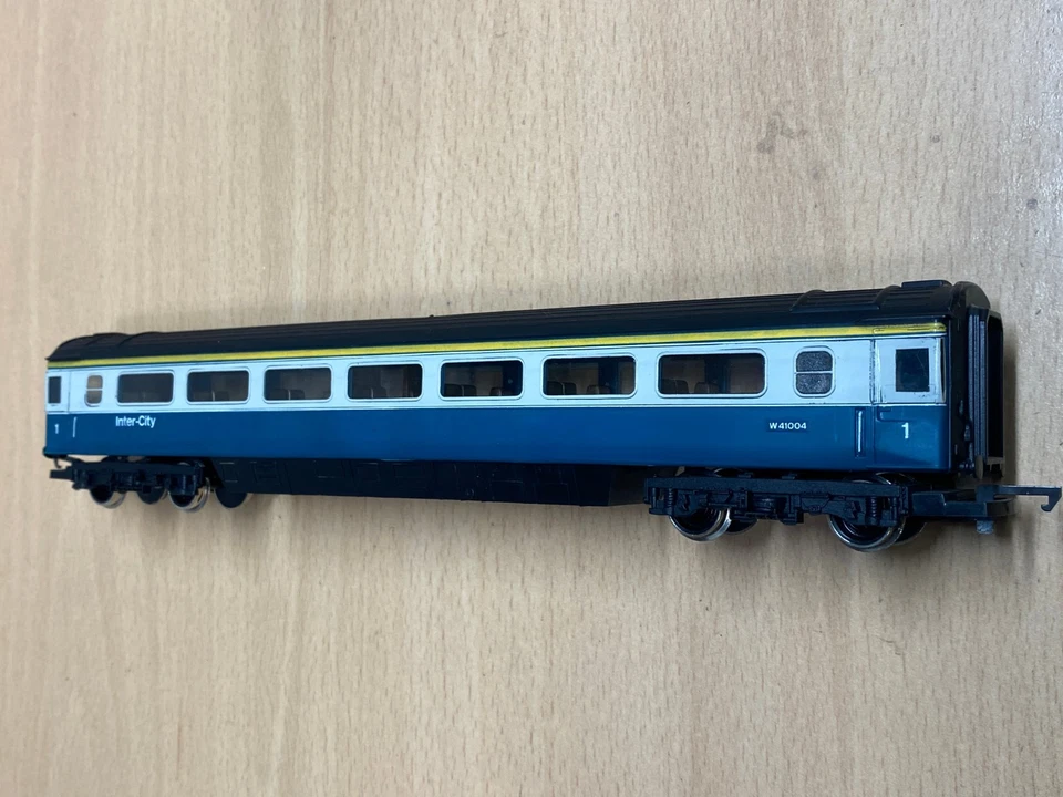 Hornby Mk3 Coach for InterCity 125 BLUE GREY Livery OO Scale W41004 - Image 4 of 4