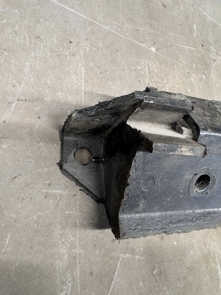 Крепление двигателя Bonneville V8 для Pontiac Catalina Grand Prix 1969-1964 годов выпуска новое из старых запасов - Изображение 2 из 4