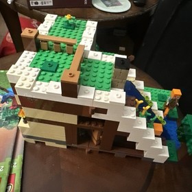 LEGO Minecraft: The Waterfall Base (21134)