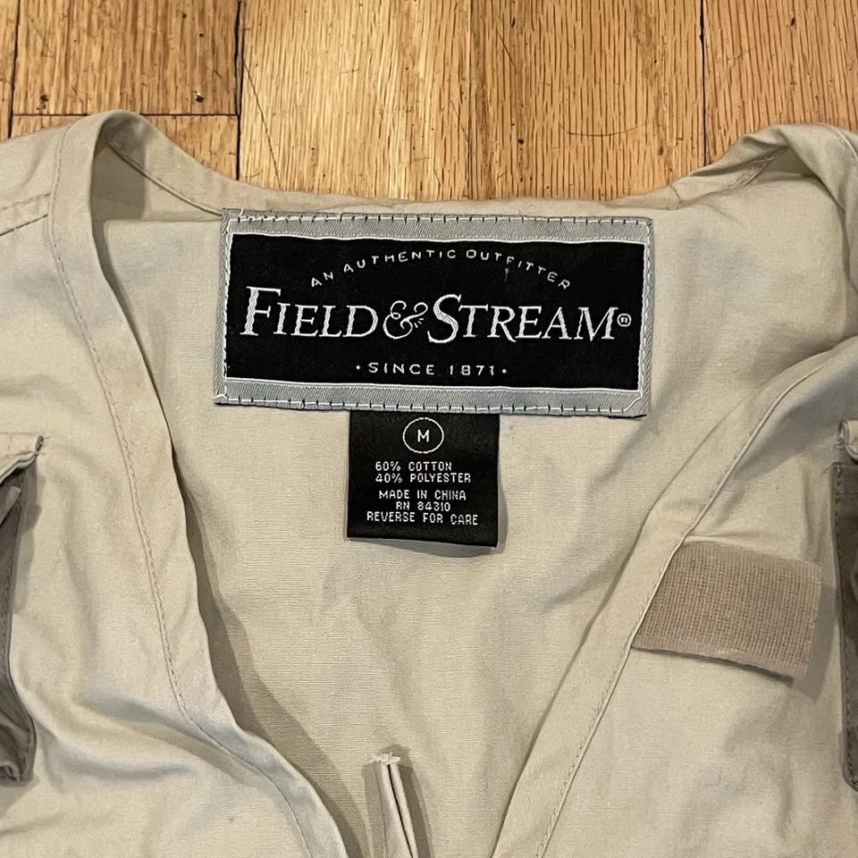 Field & Stream Fly Fishing Vest Men's Size Medium Khaki Good Condition Fish On! - Image 2 of 4