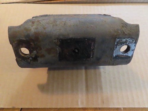 Ford Bronco 2 Ranger TRANSMISSION MOUNTING BRACKET MOUNT RETAINER BUSHING AUTO - Picture 5 of 9