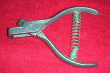 Stone Ear Notcher Baby Pig Swine Small V Die 5/16"  Identification Litter