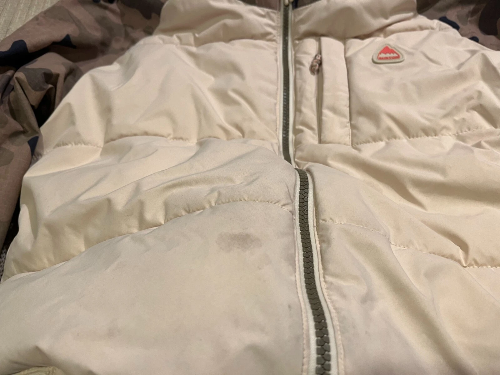 burton keelan camo living lining snowboard ski hooded jacket