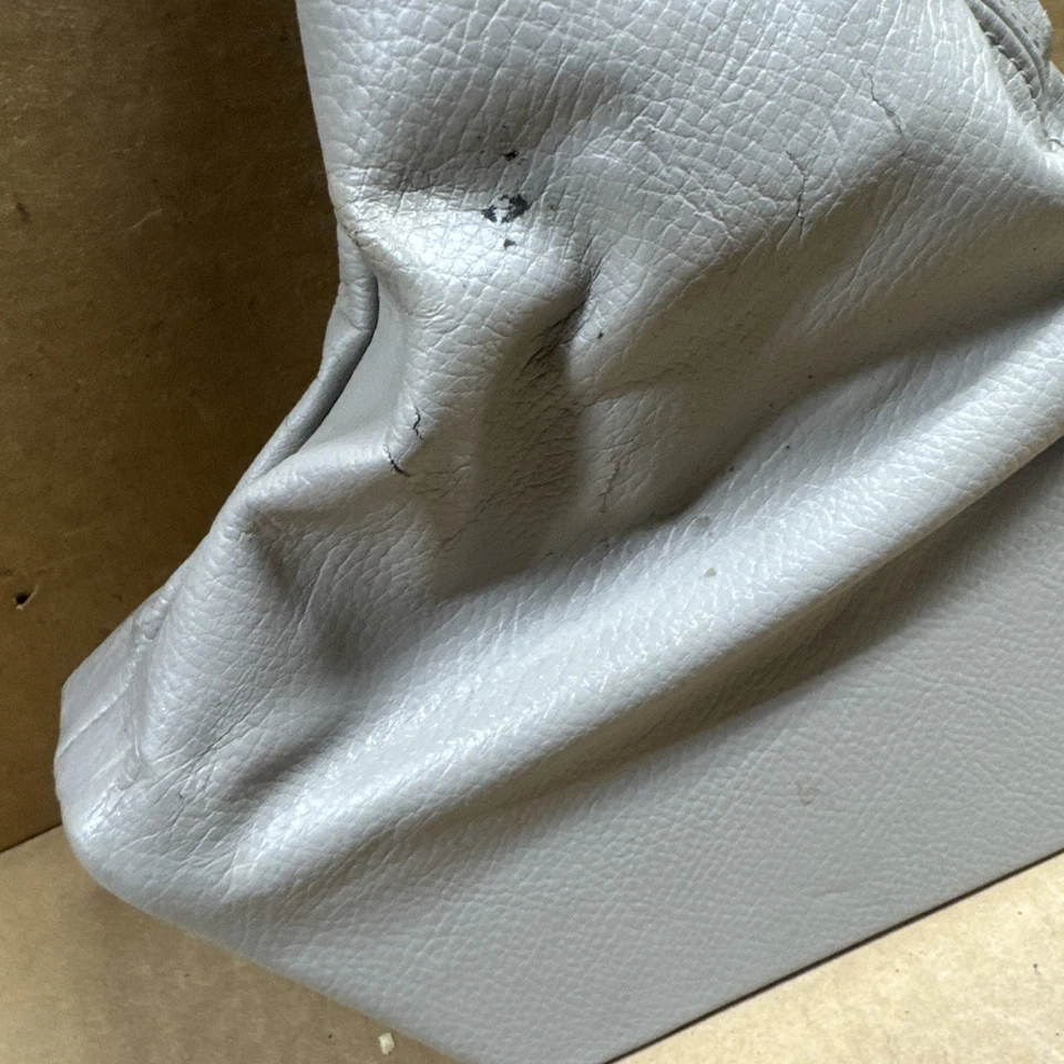 Subaru Legacy y Outback 2006 2007 2008 2009 freno freno motor consola bota B107 Foto 3 de 4