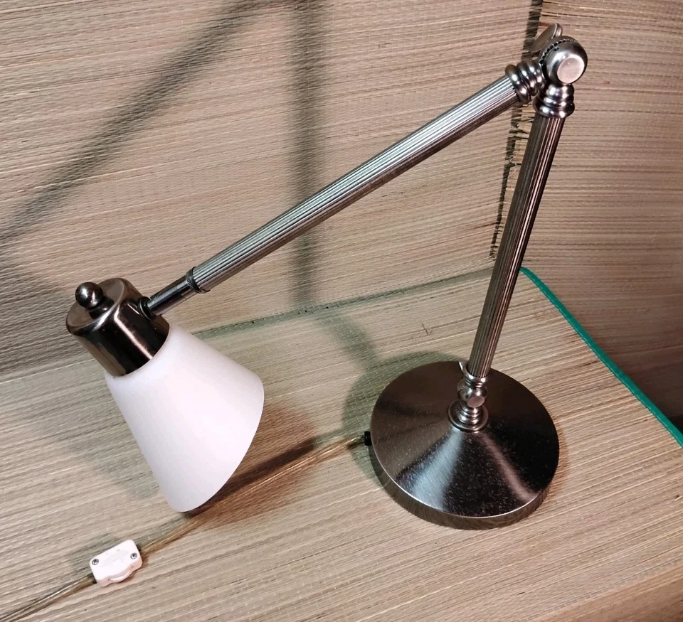 Lámpara de Escritorio Acero Inoxidable Pesado 10 Lb Base Vidrio Esmerilado Pantalla Brazo Oscilante Foto 2 de 4