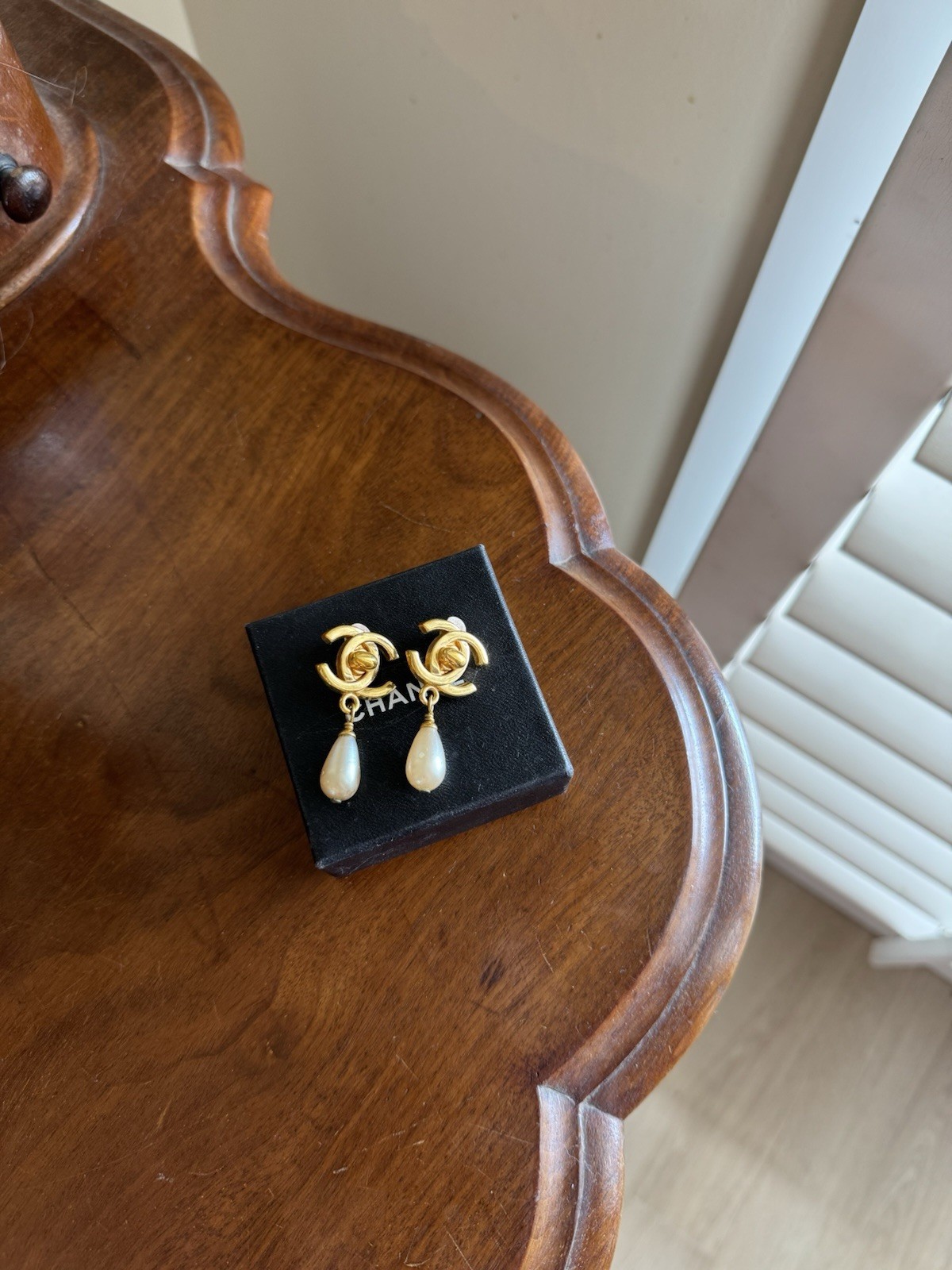 ARCHIVAL CHANEL CLIP ON EARRINGS 1996