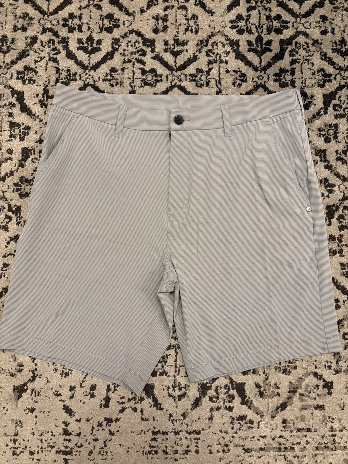 Men’s Vuori Chino Shorts Size 34 RN156509 Gray Color