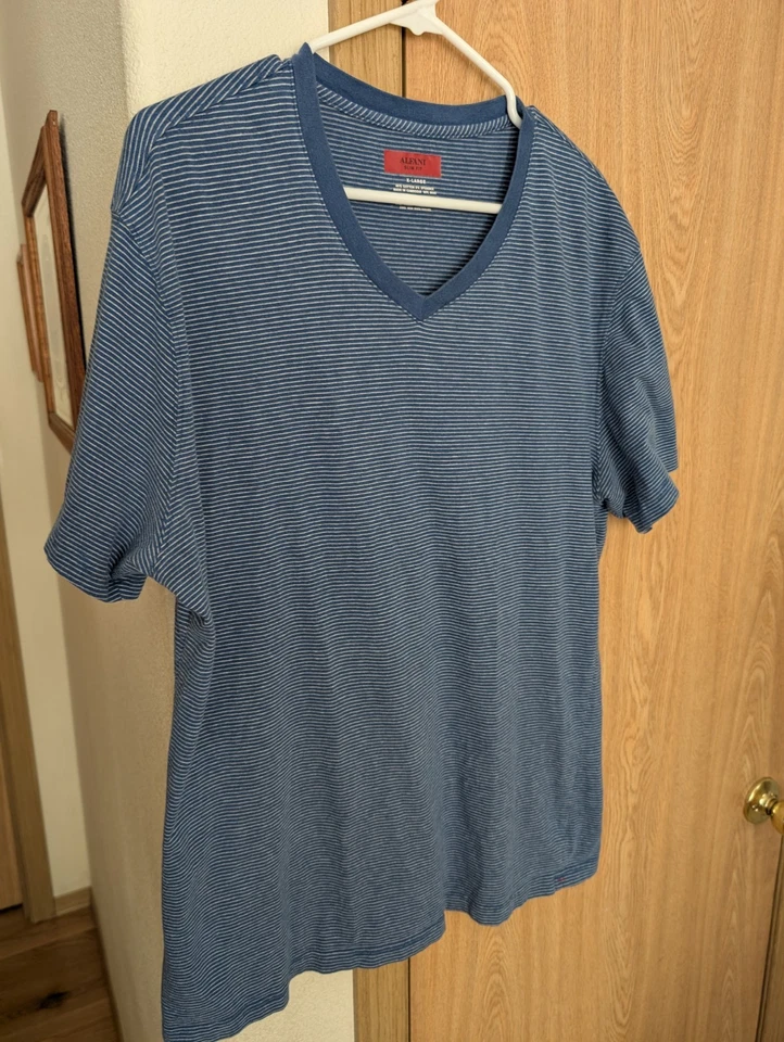 Camiseta para hombre Alfani ajustada cuello en V mangas cortas azul a rayas XL Foto 3 de 4