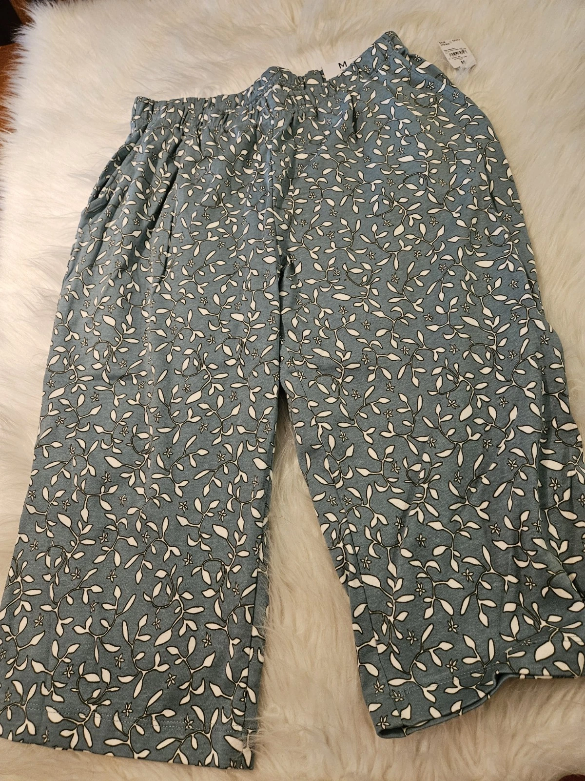 NWT Lands End Womens Sport Knit High Rise Capri Teal Floral Leaf Pants M MEDIUM
