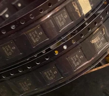 MICROCHIP PIC16F737-I/ML 8-bit Microcontrollers - MCU 7KB 368 RAM 25 I/O **NEW**