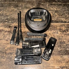 MOTOROLA WPLN4137BR, CHARGER BASE, W/O POWER SUPPLY With Antennas & Clips