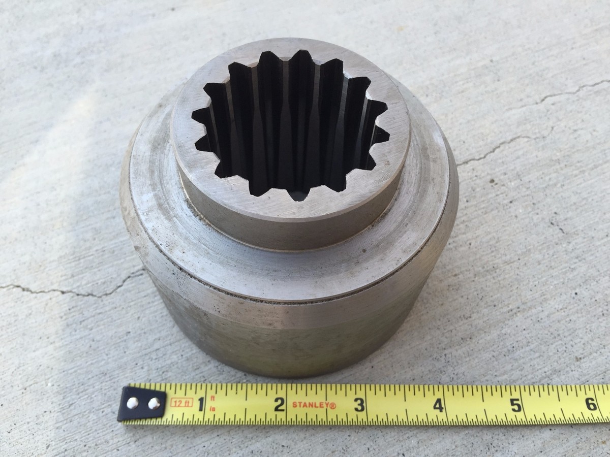 クローン　15P ROTARY CUTTER BLADE HUB, 15 SPLINE FOR 70~120 HP STUMP