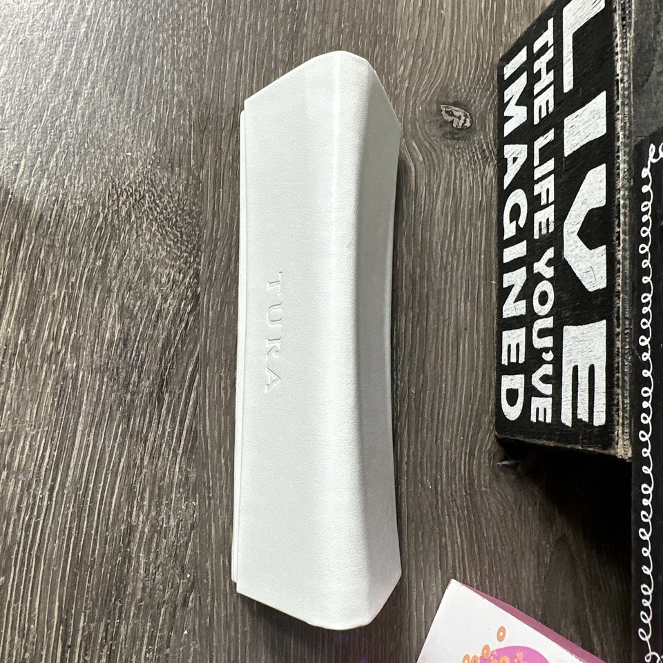 Gafas de sol TURA blancas con logotipo abatible estuche triangular usado COMO NUEVAS Foto 3 de 4