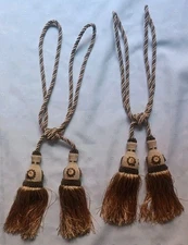 Pair Of Tassel Curtain Tie Backs Vintage                                     /78