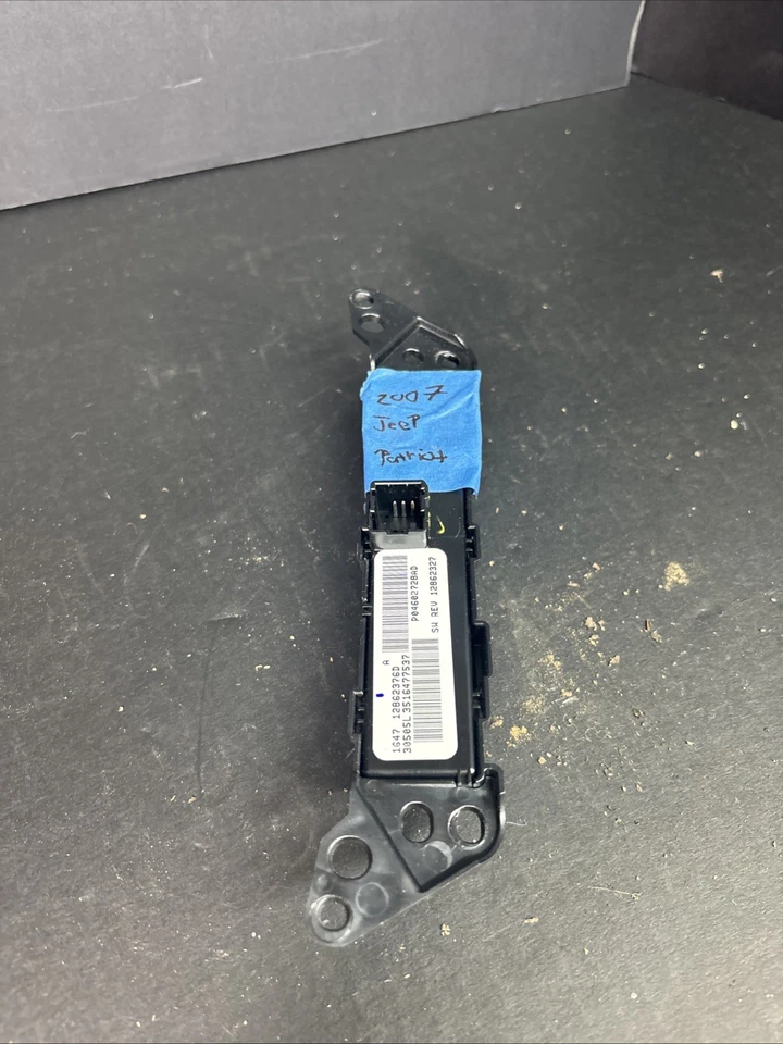 Jeep Patriot 2007 interruptor de luz de peligro OEM usado pieza negra Foto 4 de 4