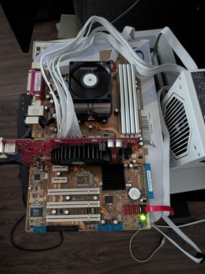 Asus M2n Am2 Board + 4gb RAM + Athlon 64 X2 + Netzteil + Kühler + SSD, 7600 gt