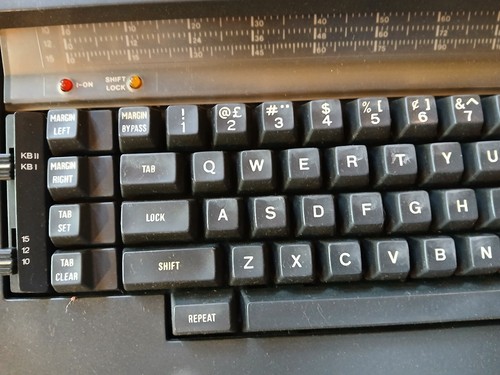 Vintage Olivetti Praxis 35 tragbare elektrische Schreibmaschine mit Tragetasche ANTRIEBE - Bild 5 von 18