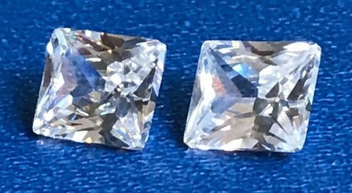 Cubic Ziconia White Rectangle Brilliant Cut & Clarity AAAAA 6 x 7 x 4 mm - Picture 6 of 7