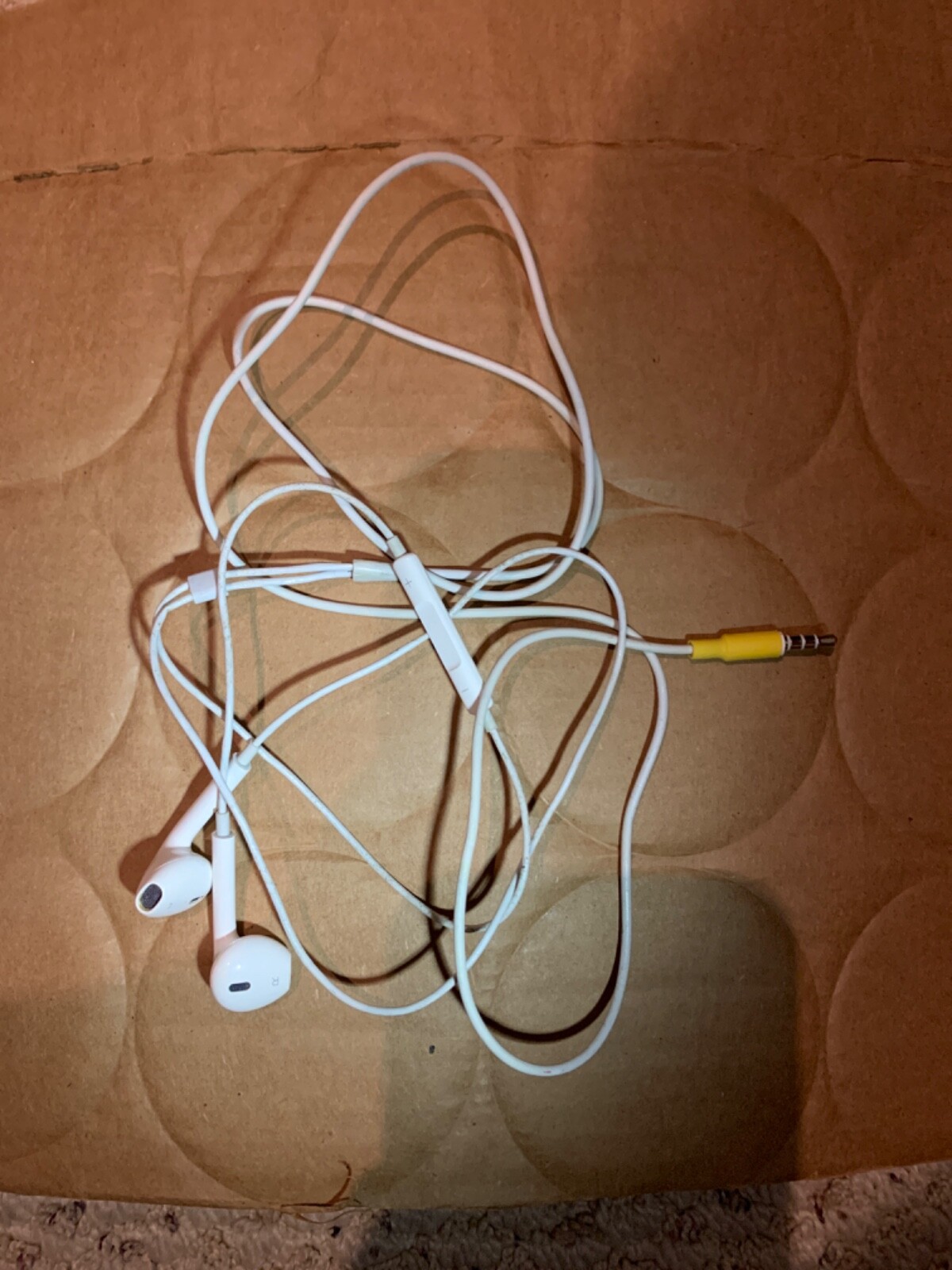 Original Apple iPhone Wired Earphones Earbuds 3.5mm Jack Original Mic