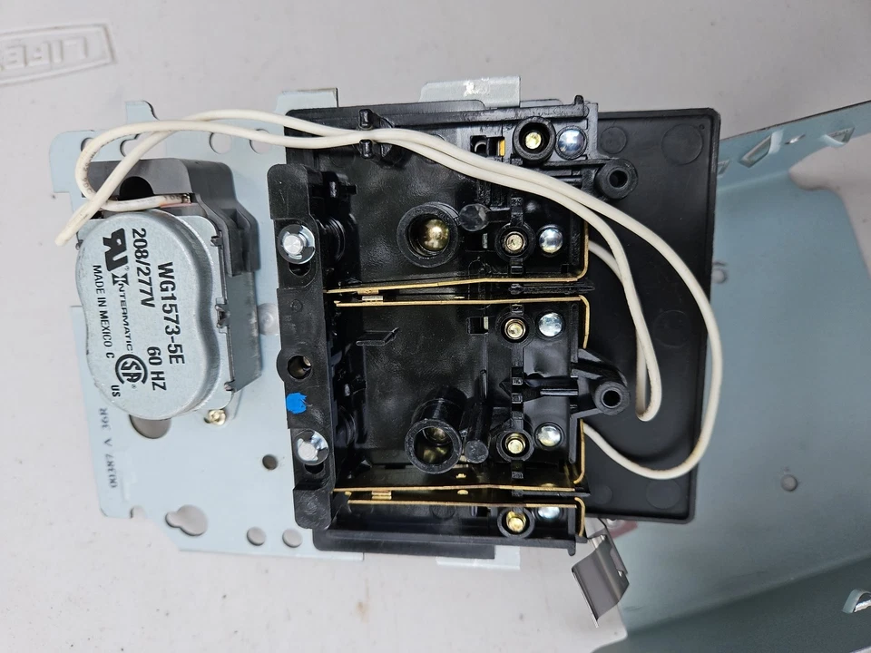 Intermatic T104M Swimming Pool Pump Timer 240V Mechanism - Image 4 of 4