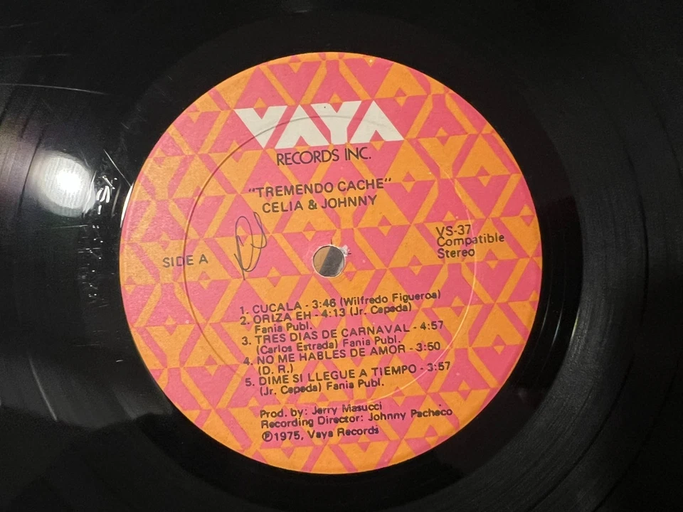 Celia & Johnny ‎– Tremendo Caché Vinyl LP Vaya Records 1975 LATIN SALSA - Image 3 of 3