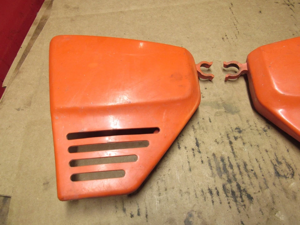 Левая и правая боковые крышки 1980 Kawasaki kl250 без повреждений - Изображение 3 из 4
