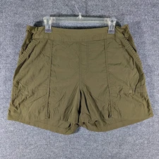 REI Co-op Mens Large Active Pursuits Shorts Olive Green Snap Cargo Pockets