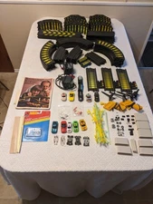 Vintage Tyco Cliffhangers Night Glow HO Car Slot Set With Cars + Extras + Parts